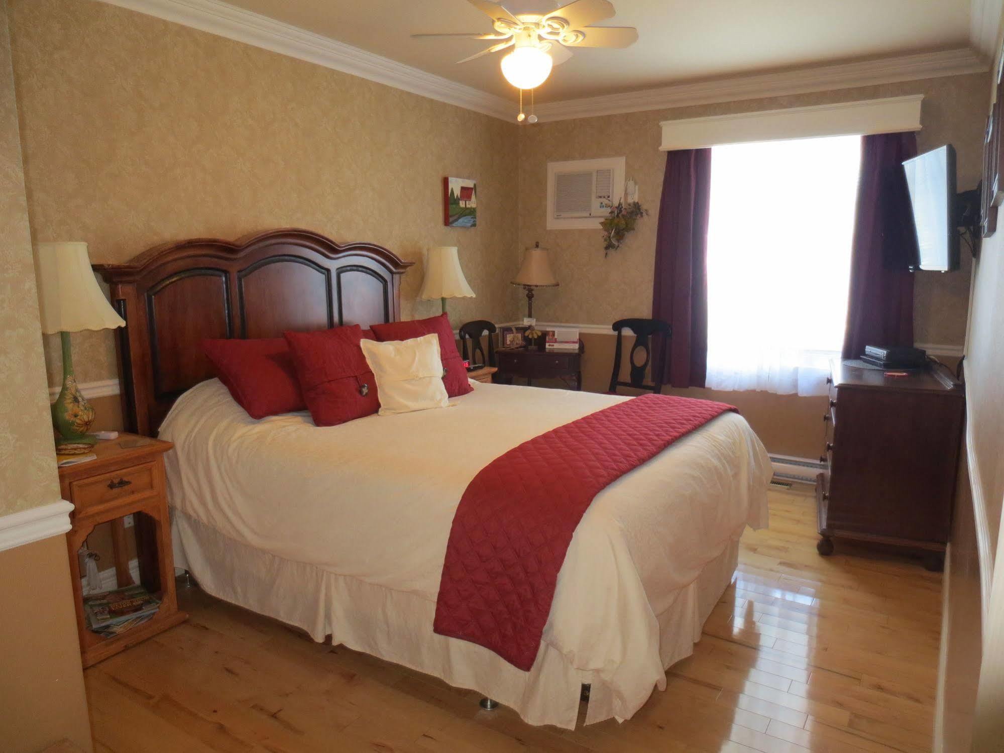 Saint-Basile Au Nidaigle Bed & Breakfast エクステリア 写真
