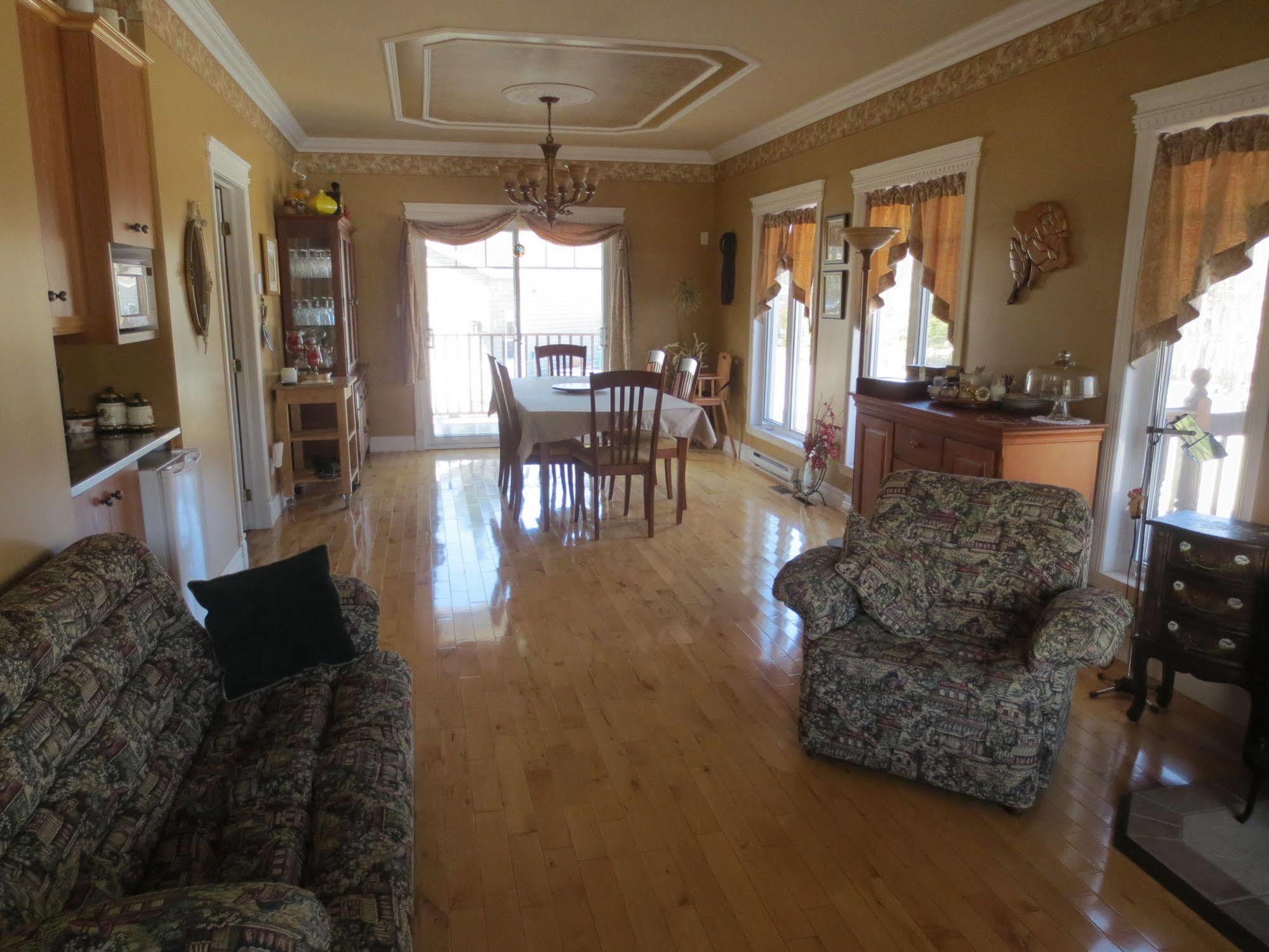 Saint-Basile Au Nidaigle Bed & Breakfast エクステリア 写真